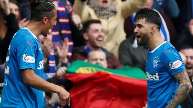 Daniel Candeias celebrates