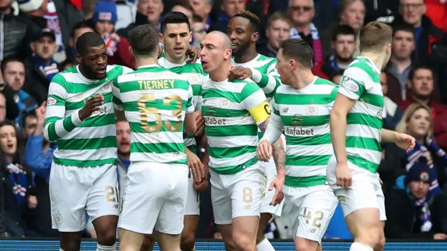 Tom Rogic of Celtic celebrates