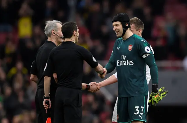 Petr Cech with the referee