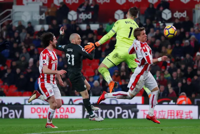 Silva scores his second for Manchester City