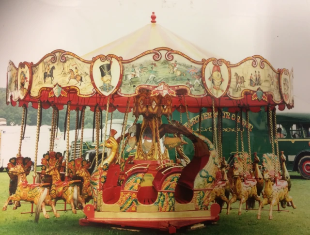 Carousel auction