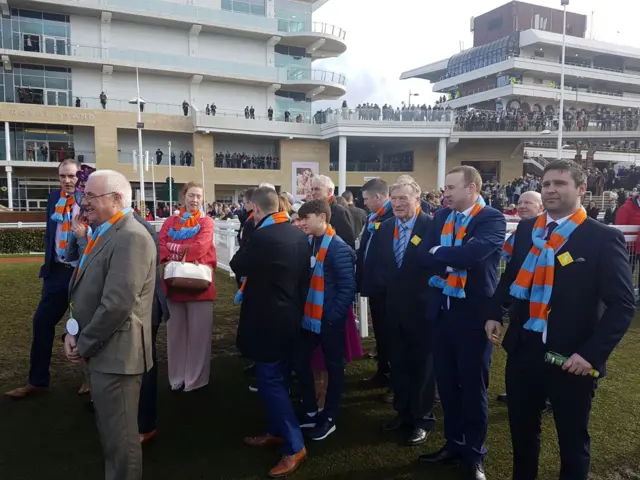 Un De Sceaux's owners