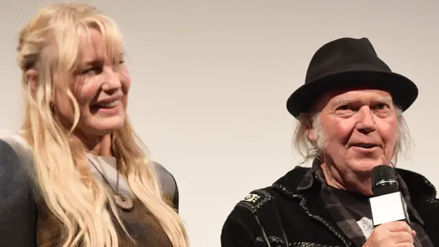 Daryl Hannah, Neil Young