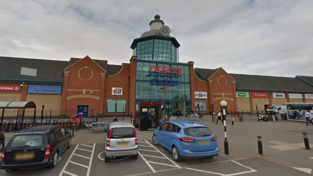 Serpentine Green exterior