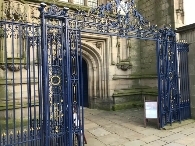 Cathedral gates