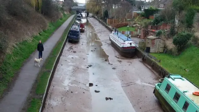 Canal empty after collapse