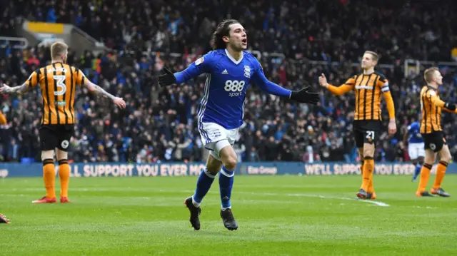 Jota celebrates his second goal