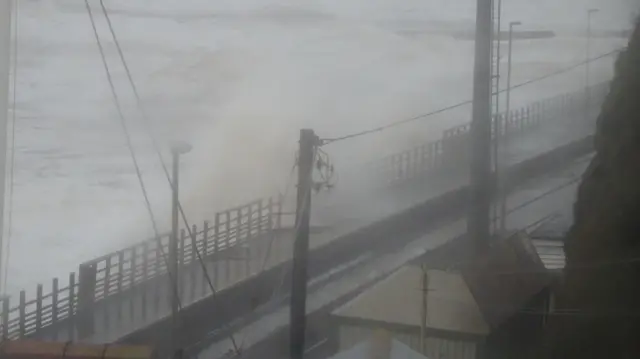 Waves on Dawlish line