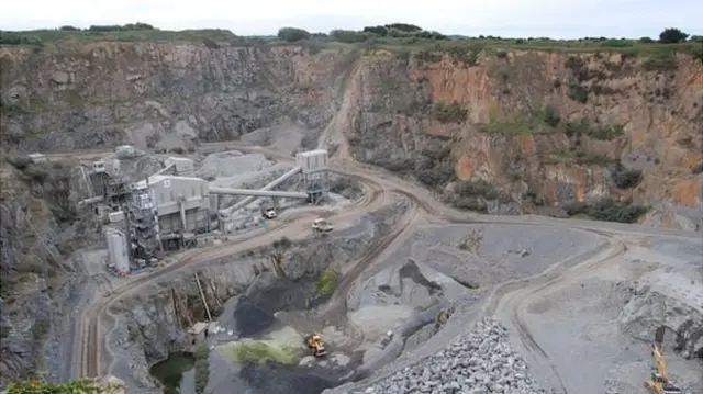 Les Vardes Quarry