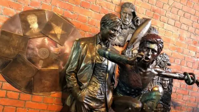 David Bowie statue in Aylesbury