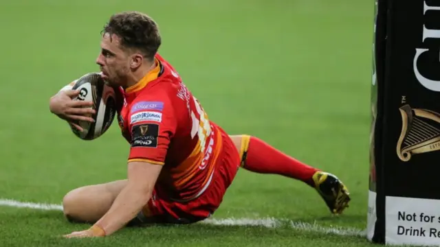 Dorian Jones scoring for Newport Gwent Dragons