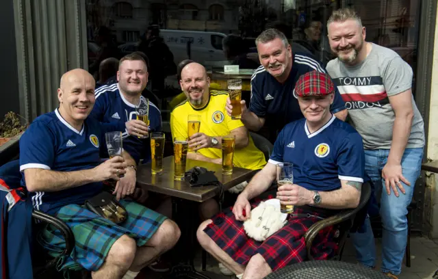 Tartan Amry footsoldiers enjoy a beer or two