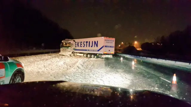 A jackknifed lorry on the M4