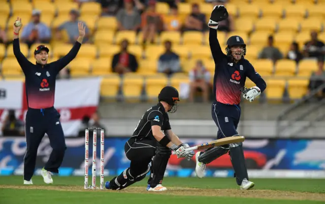Henry Nicholls is out lbw