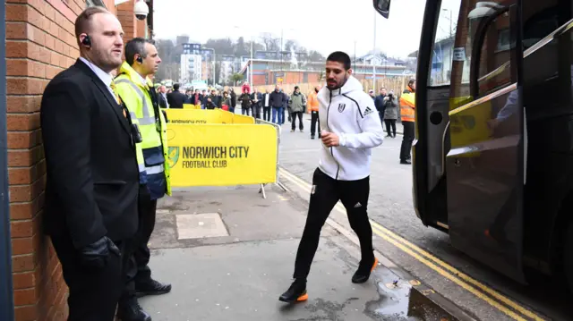 Fulham team arrives at Norwich