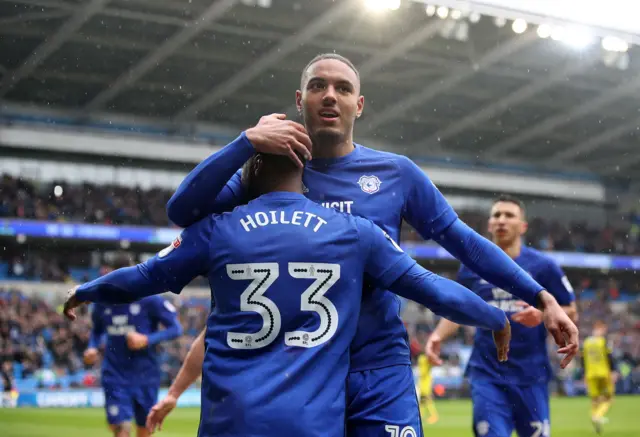 Kenneth Zohore celebrates