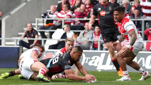 Willie Isa scores for Wigan