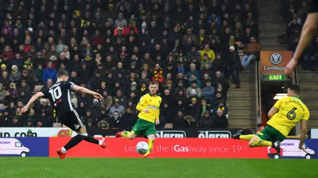 Tom Cairney scores