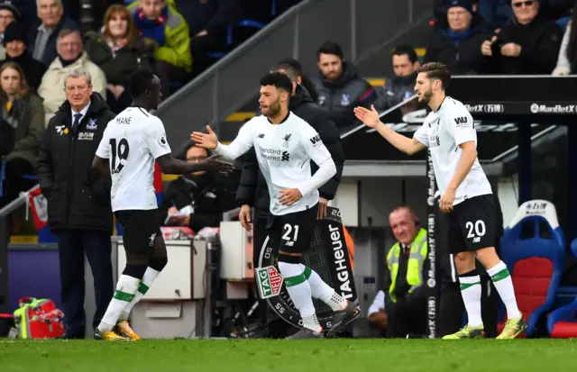 Oxlade-Chamberlain replaces Saido Mane