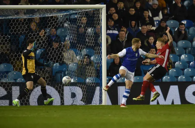 Martyn Waghorn goal