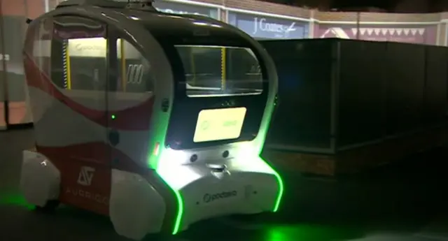 Driverless bus