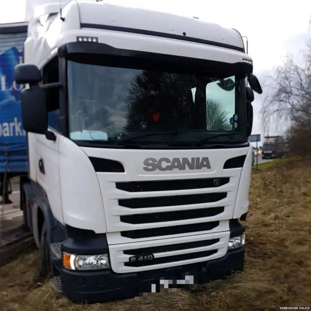 Lorry blocking lanes of A38, near junction 28 of the M1