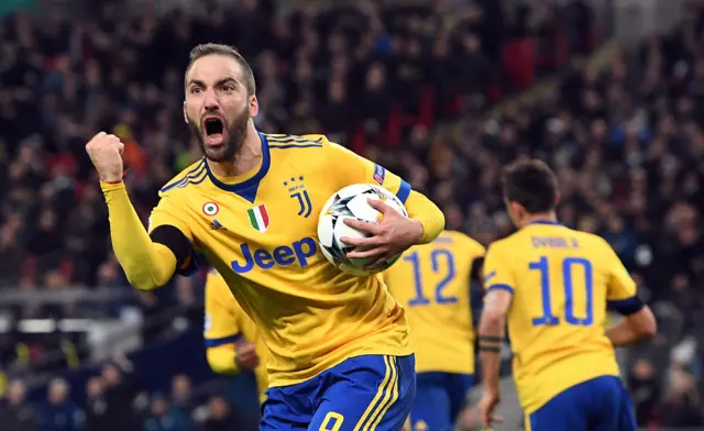 Juventus Gonzalo Higuain celebrates