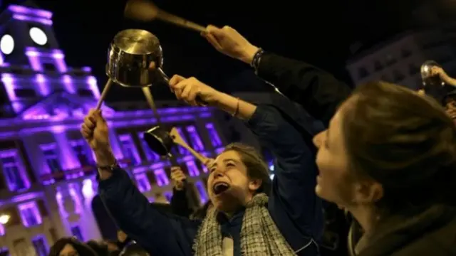 This Spanish 'feminist strike'  began with the banging of pots in the early hours