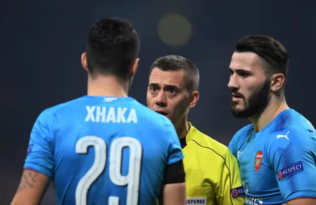 Xhaka and ref