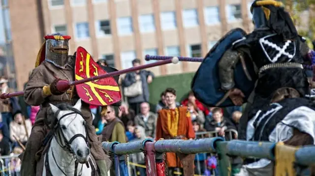 Jousting at the Robin Hood pageant