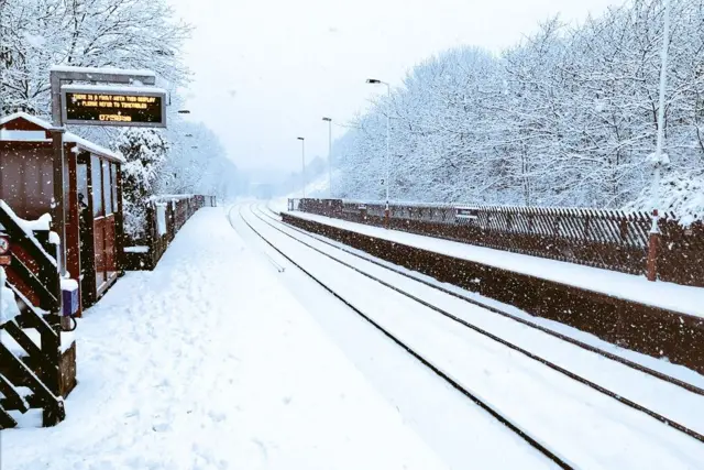 Cottingley  Railway station