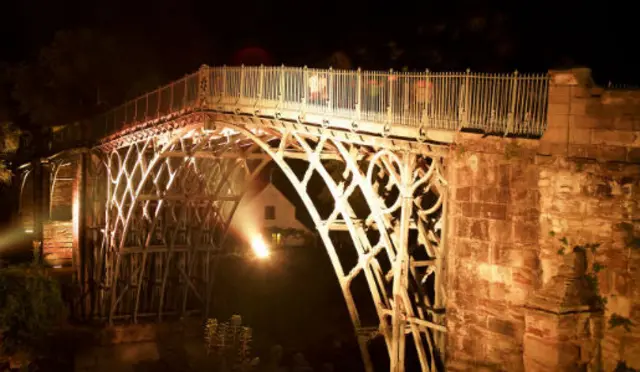 Illuminated bridge