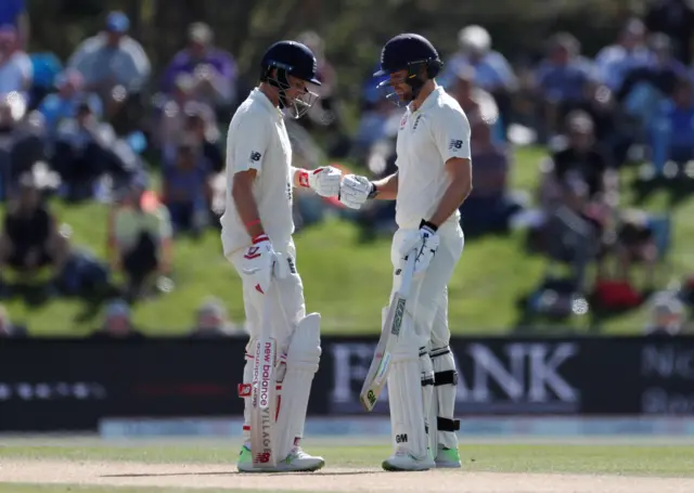 Joe Root and Dawid Malan