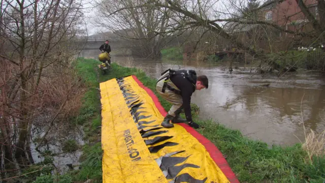 Flood barrier