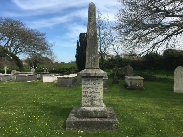 St Saviour war memorial