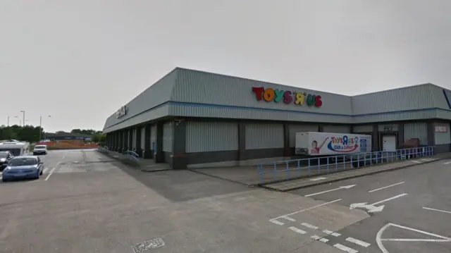 Toys "R" Us in Derby