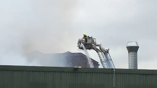 Aerial ladder platform