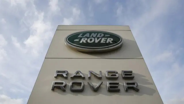 Land Rover and Range Rover logos