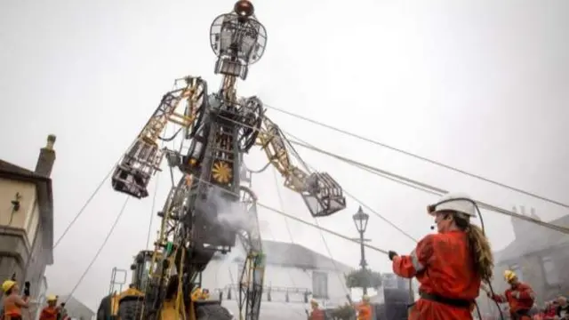 Man Engine puppet on display