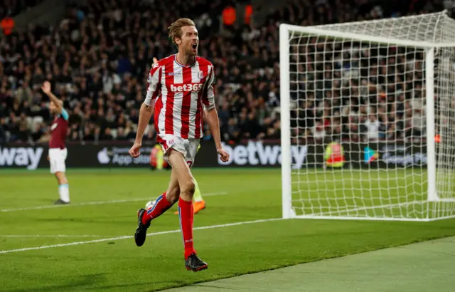 Peter Crouch celebrates