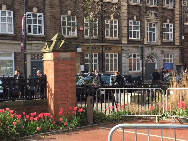 Cars arrive ahead of funeral service