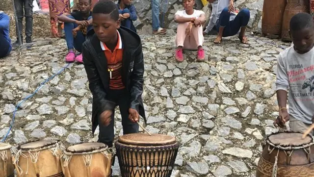 Drumming boys