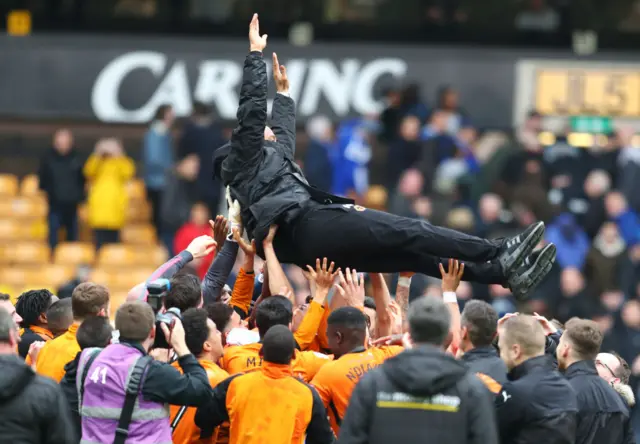 Nuno Espirito Santo, Manager of Wolves carried by the players