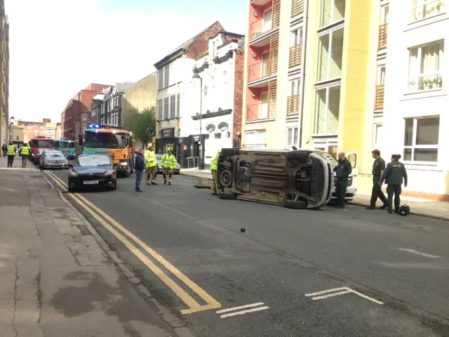 Car on its side in Hull