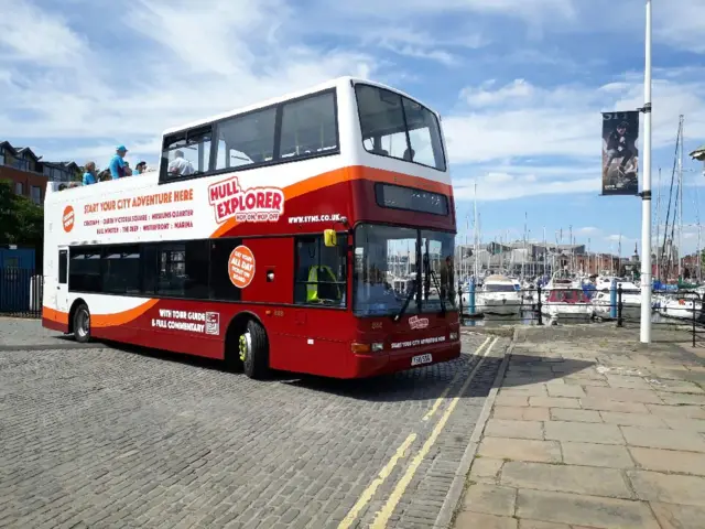 Hull's open top bus