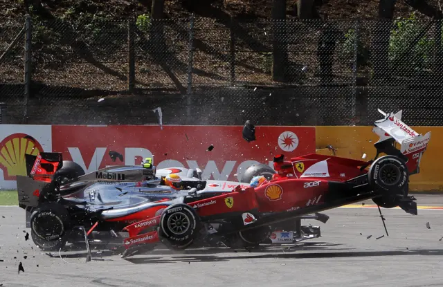 Lewis Hamilton collides with Fernando Alonso in 2012