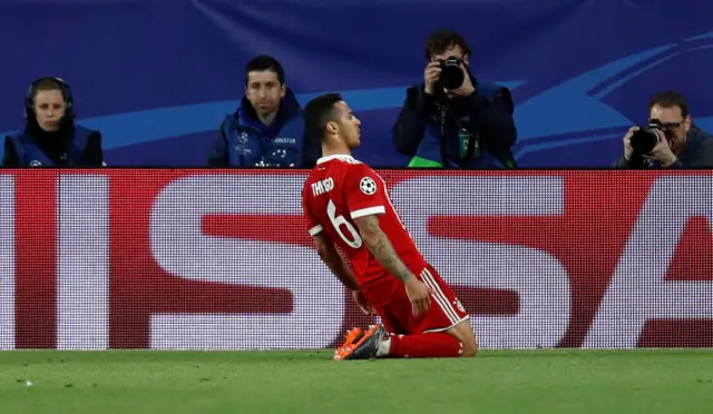 Thiago Alcantara celebrates