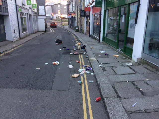 Litter in Truro