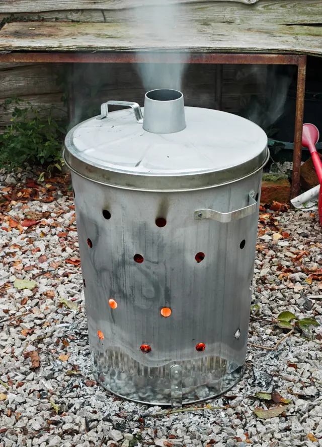 Garden incinerator