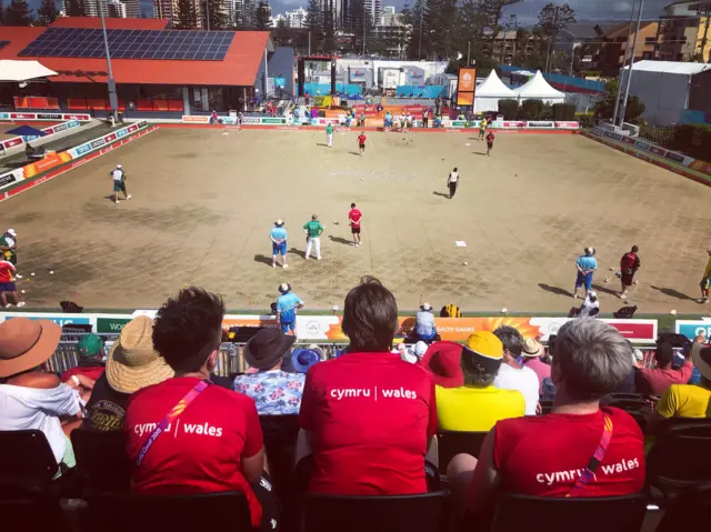 The men's pairs beat Scotland 21-8 for a quarter-final place